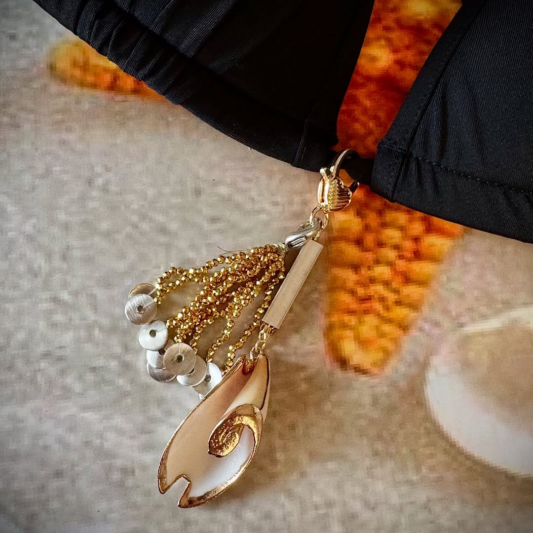 Bikini Wave Whisper Charms