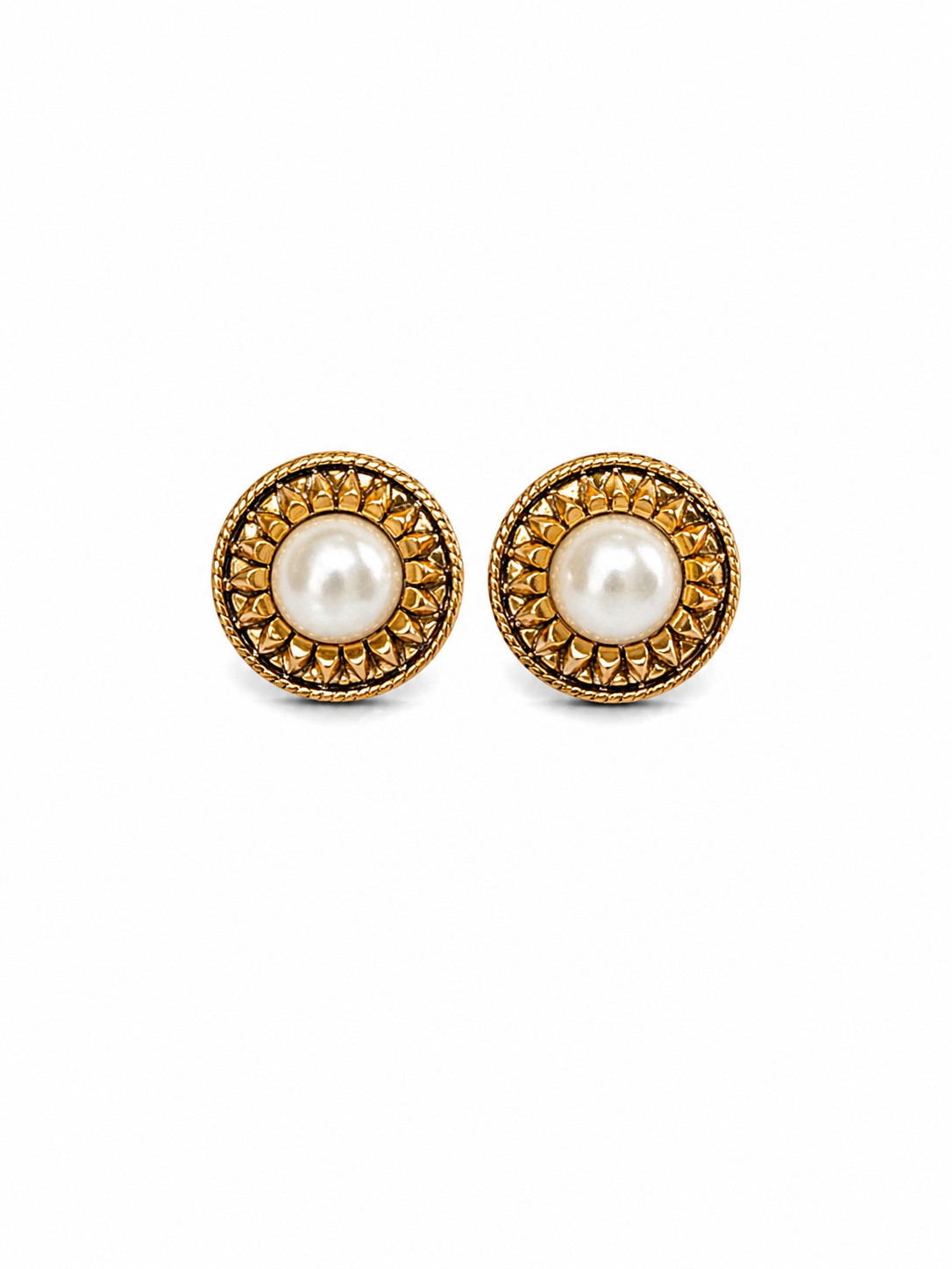 Solo Pearl Studs
