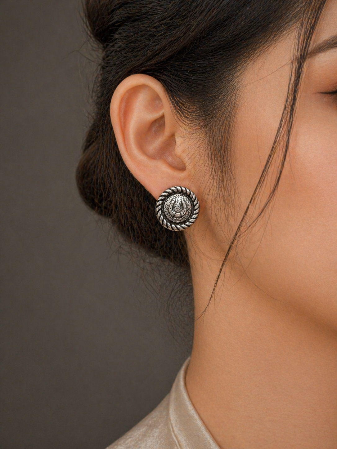 Lucky Horseshoe Studs