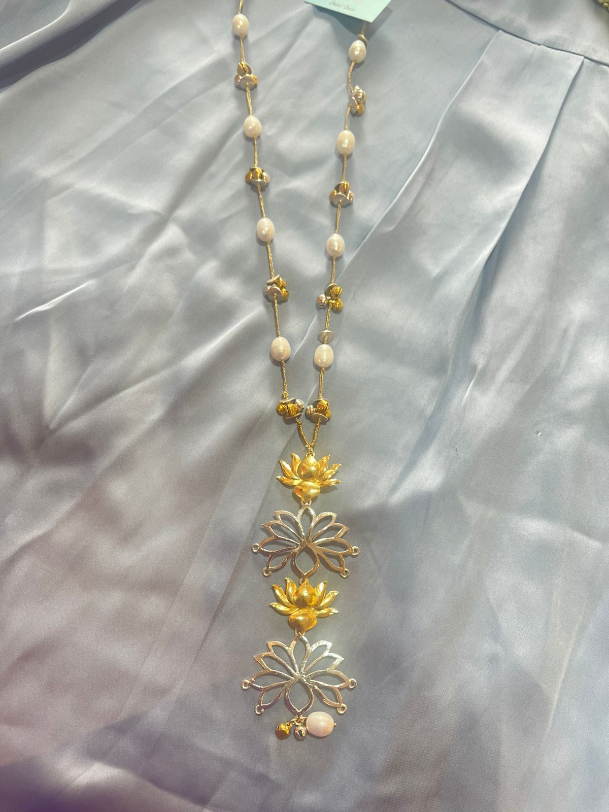 Quadro lotus necklace