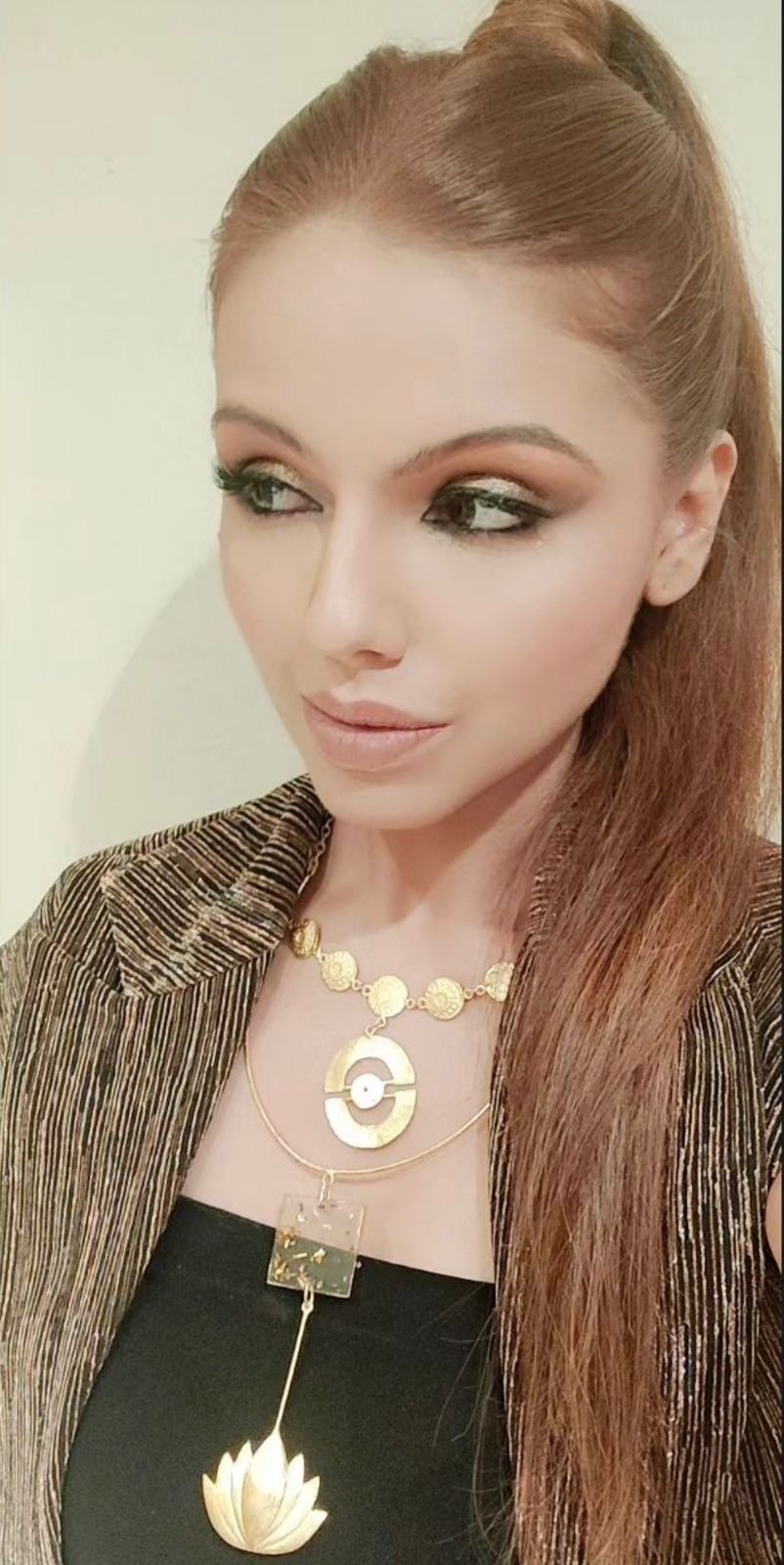 Trendy Lotus Neckpiece
