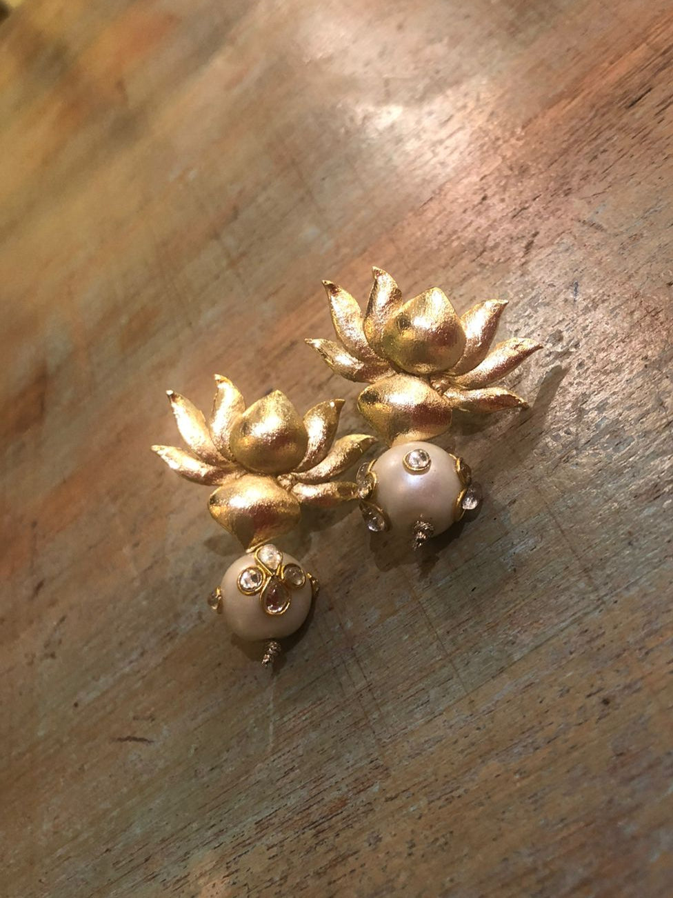 Lotus Studs