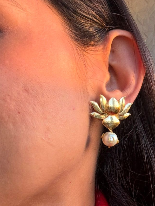 Lotus Studs