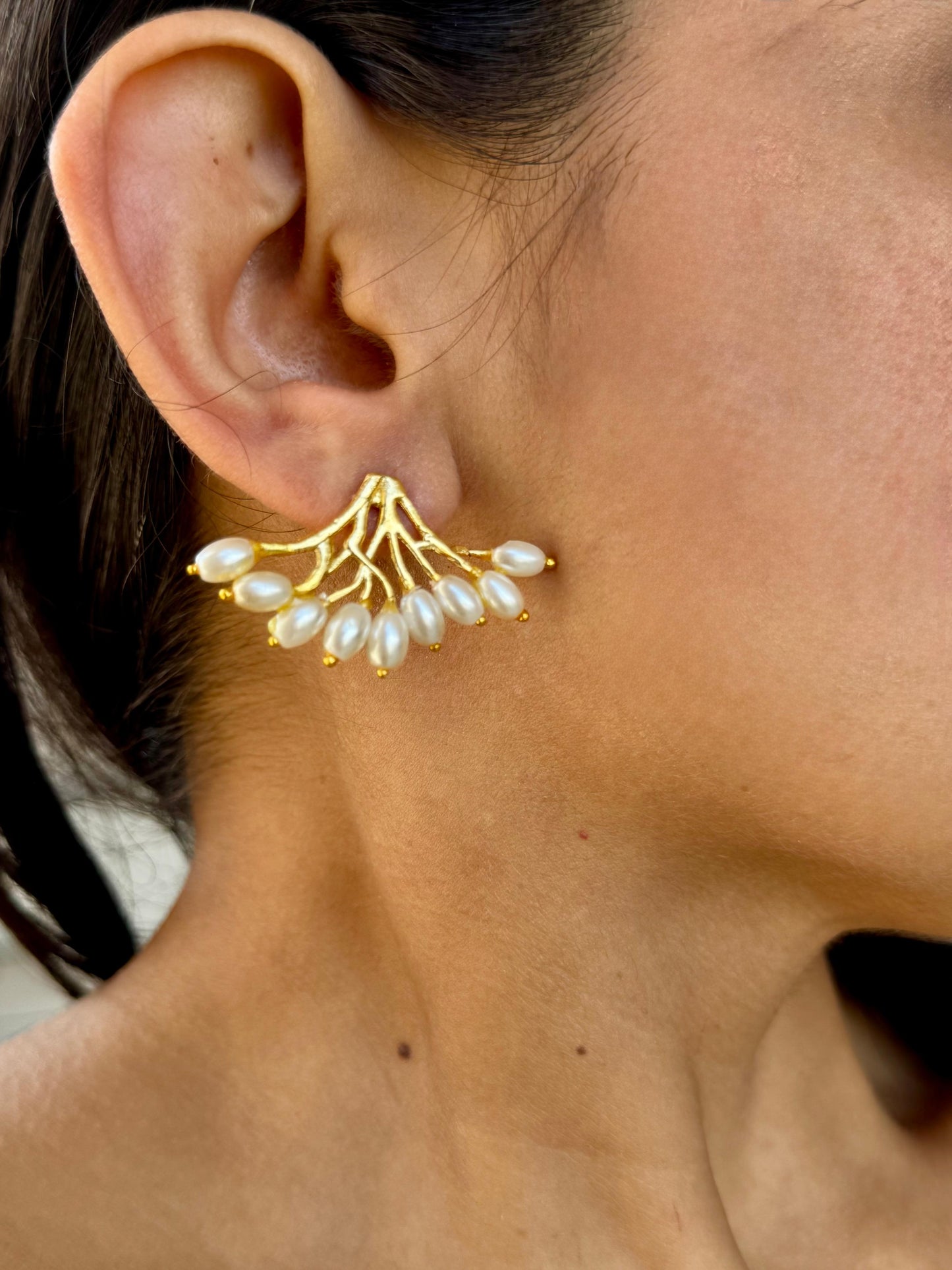 Roots Studs
