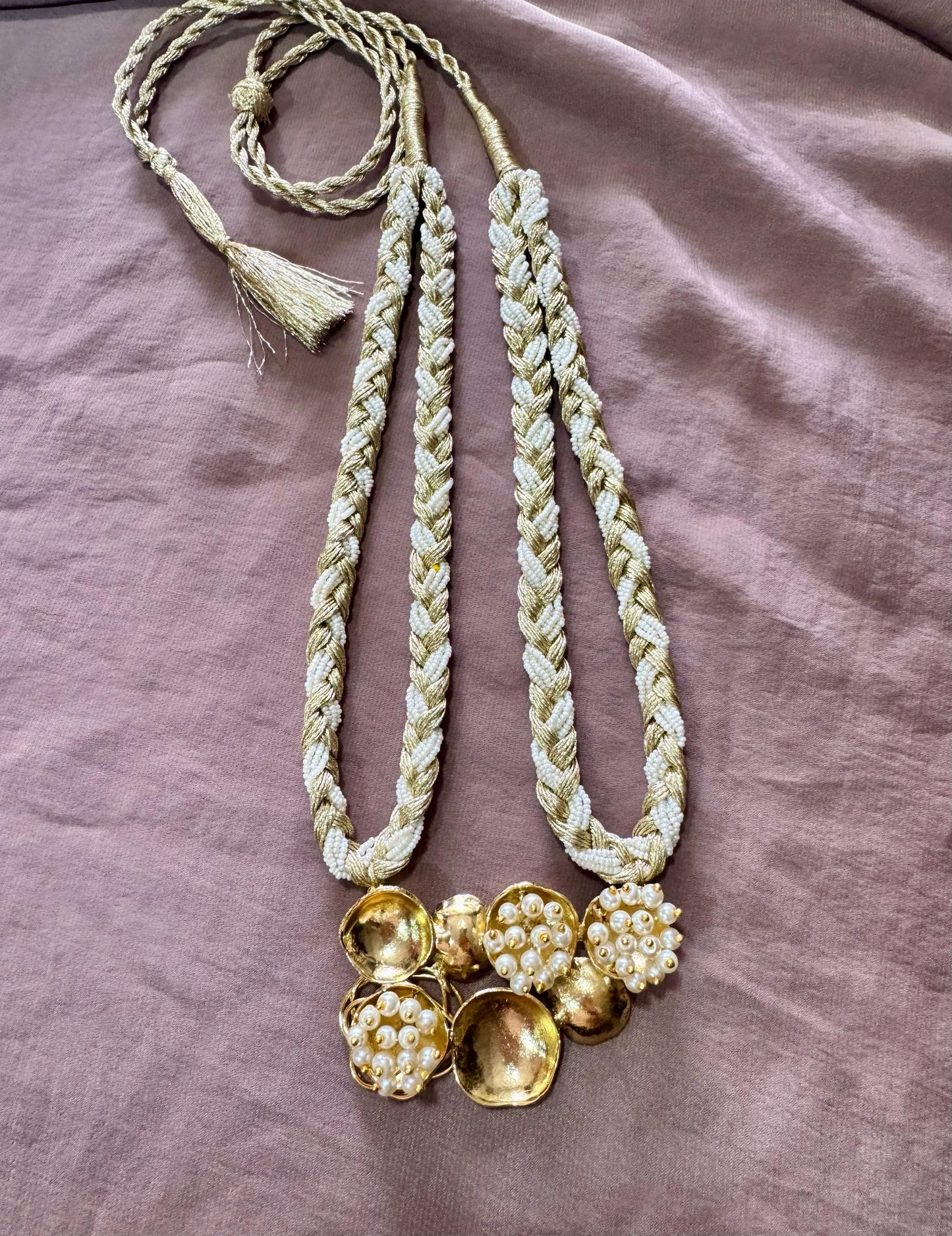 Vati Neckpiece