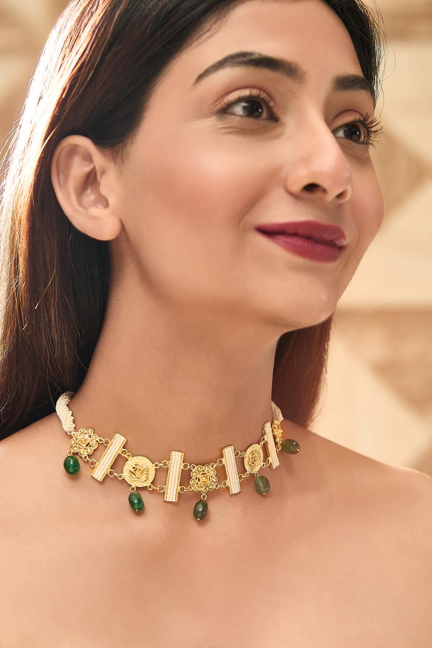 Mini coin choker