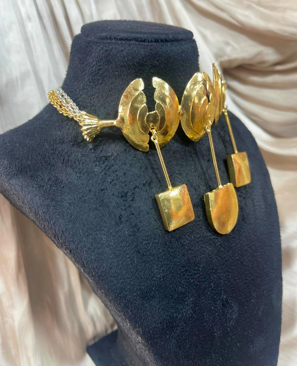 Armour Choker