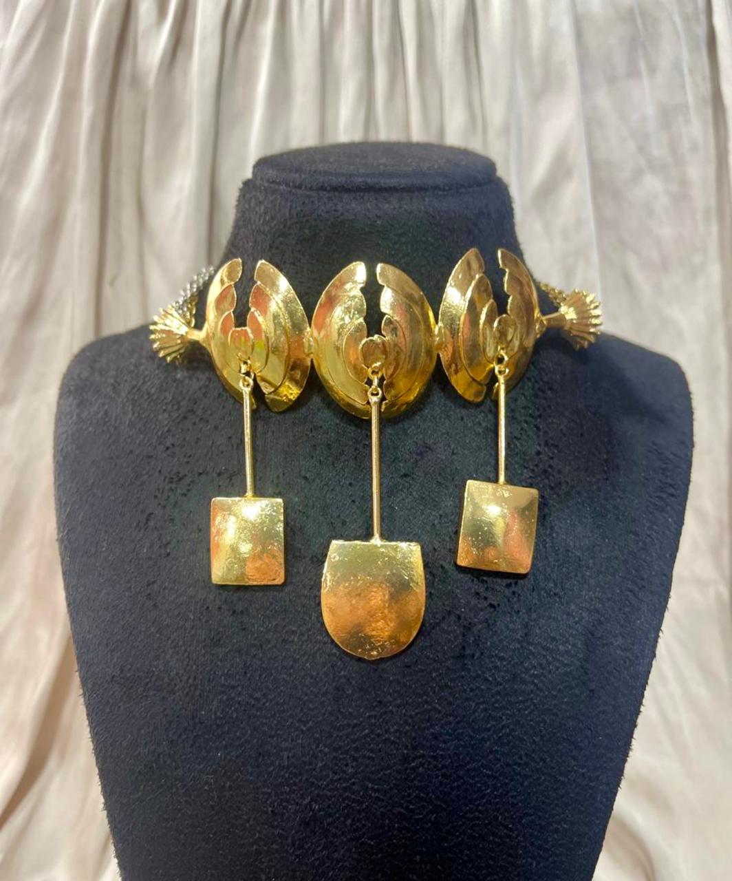 Armour Choker
