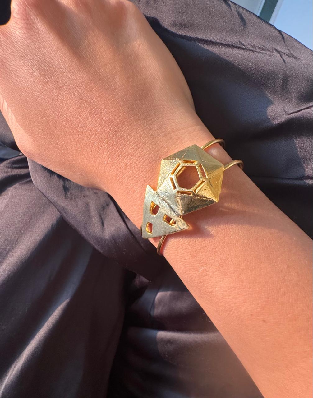 Hexatri Braclet