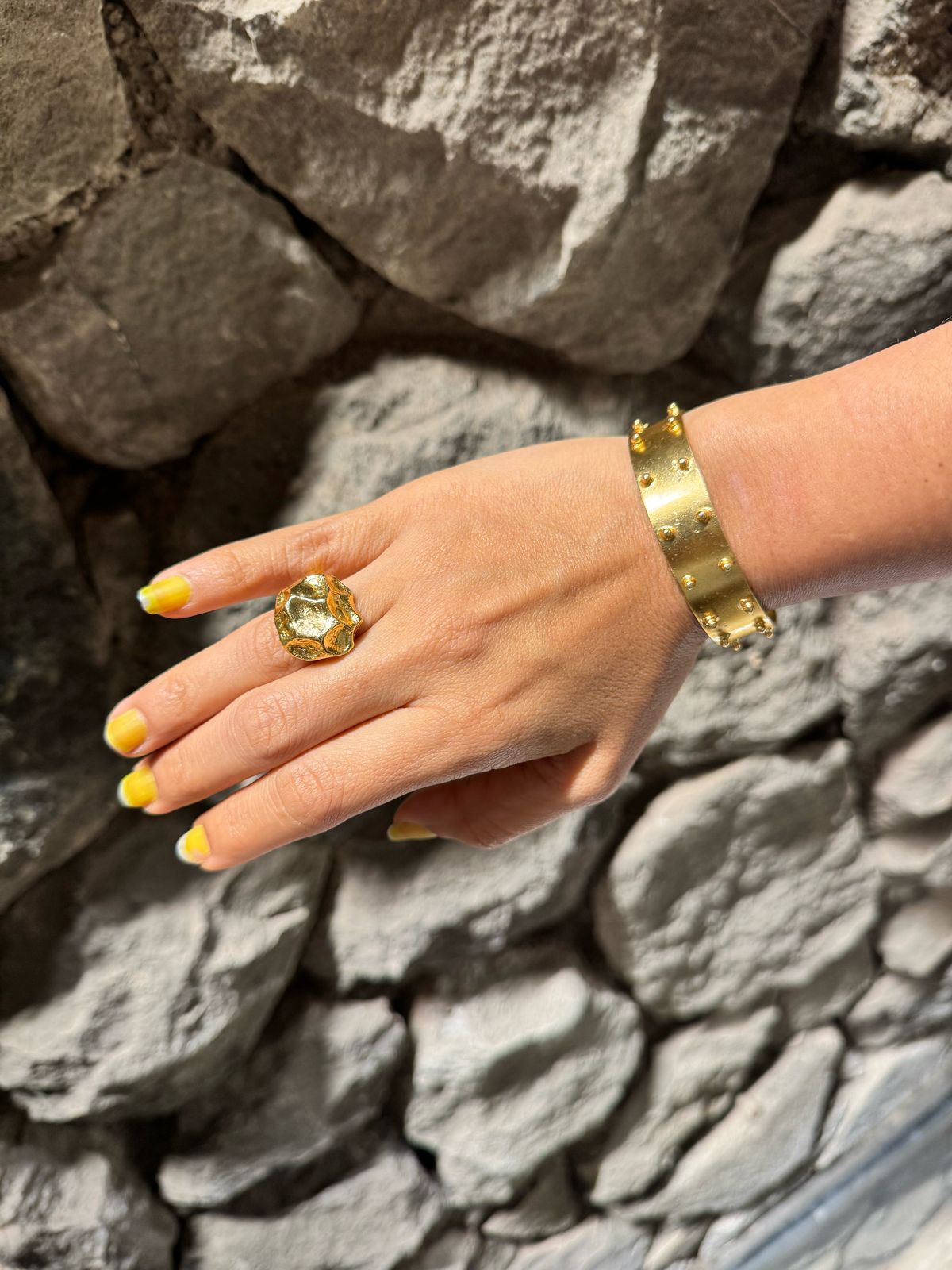 Dotted bangle (Gold)
