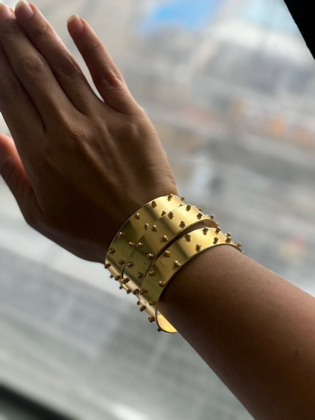 Dotted bangle (Gold)