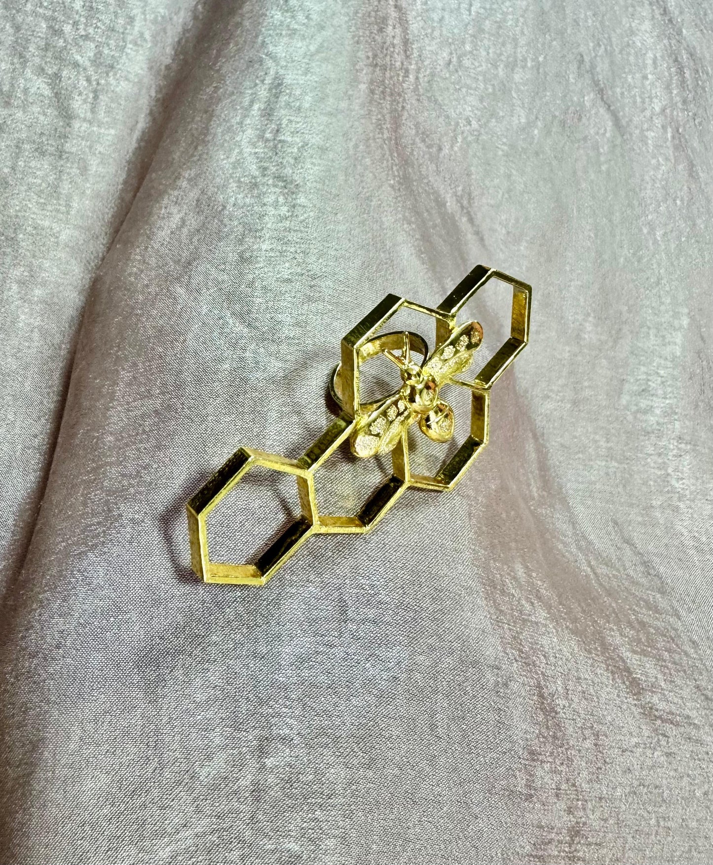 Honey bee ring