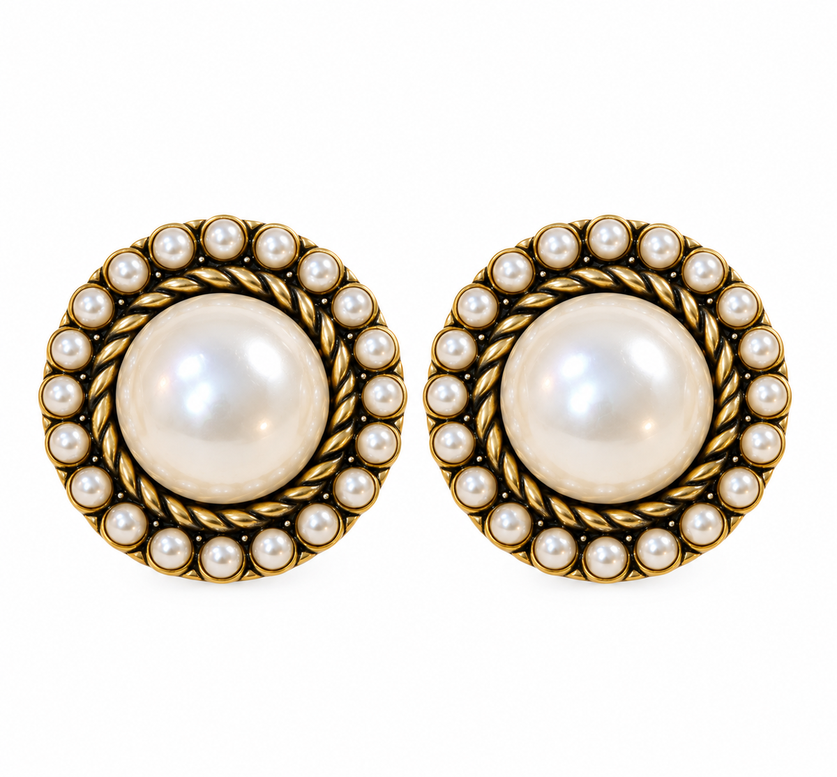 Vintage Pearl stud