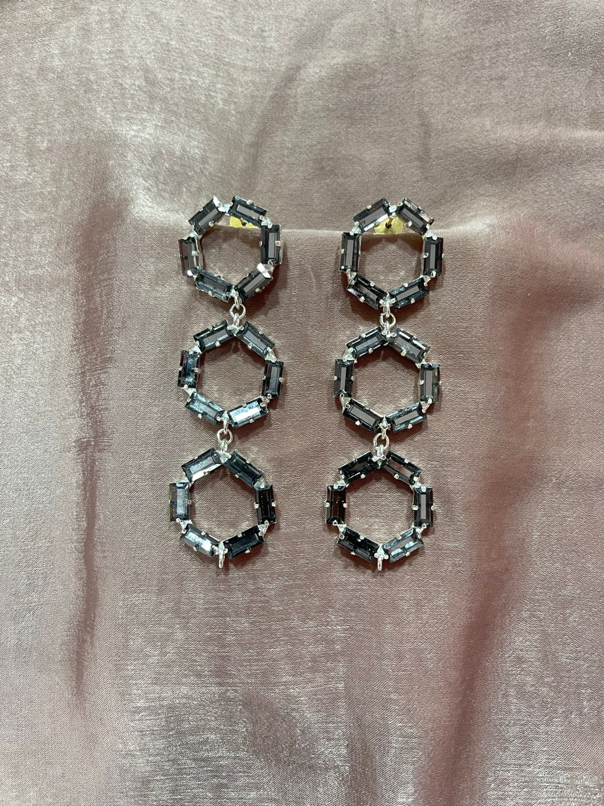 Bugget Grey Dangler