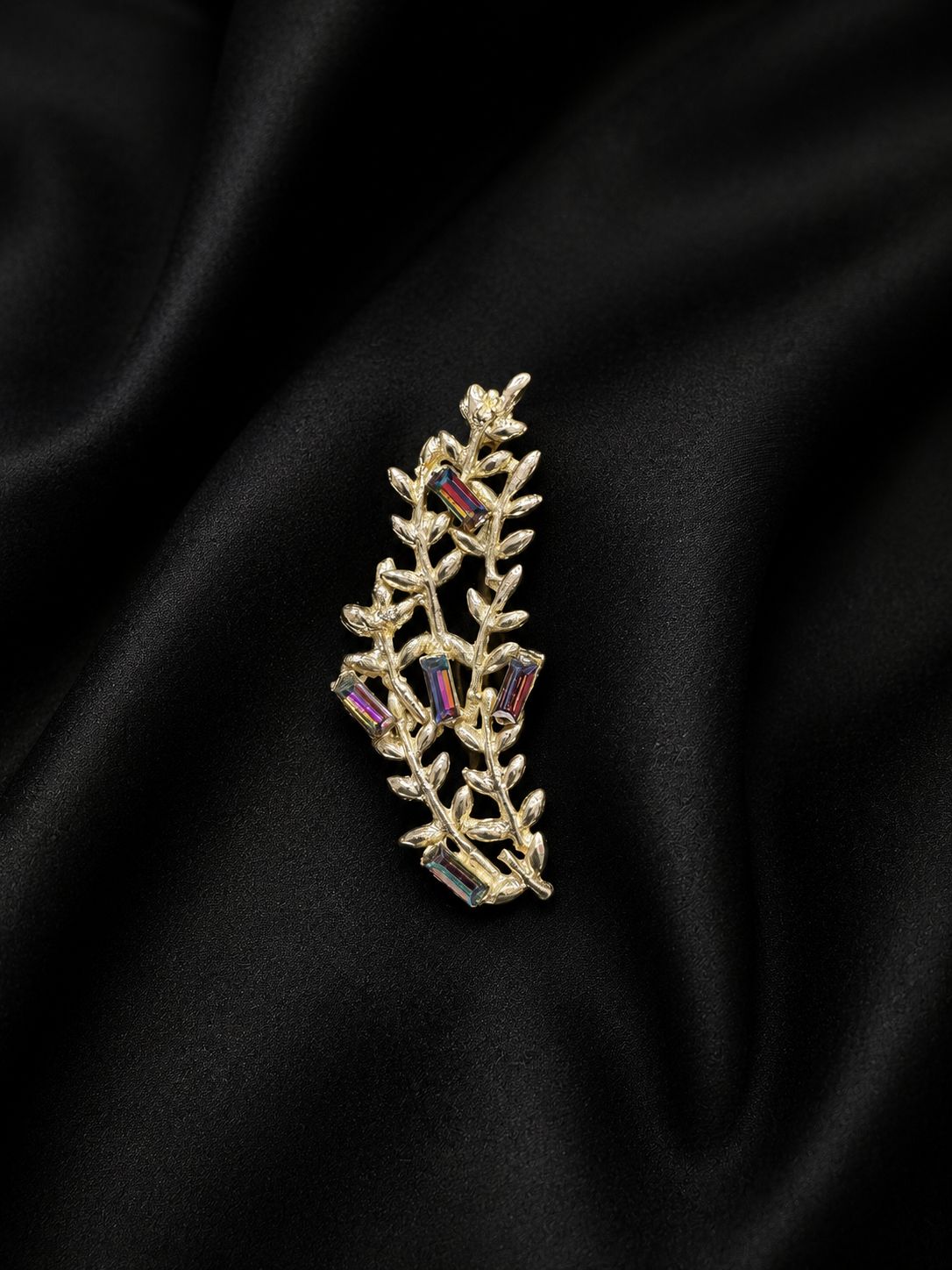 Elongated Leaf Brooch