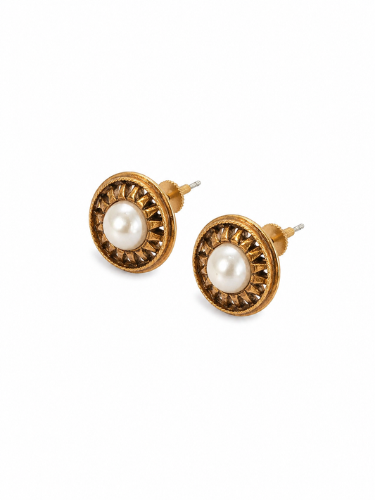 Solo Pearl Studs