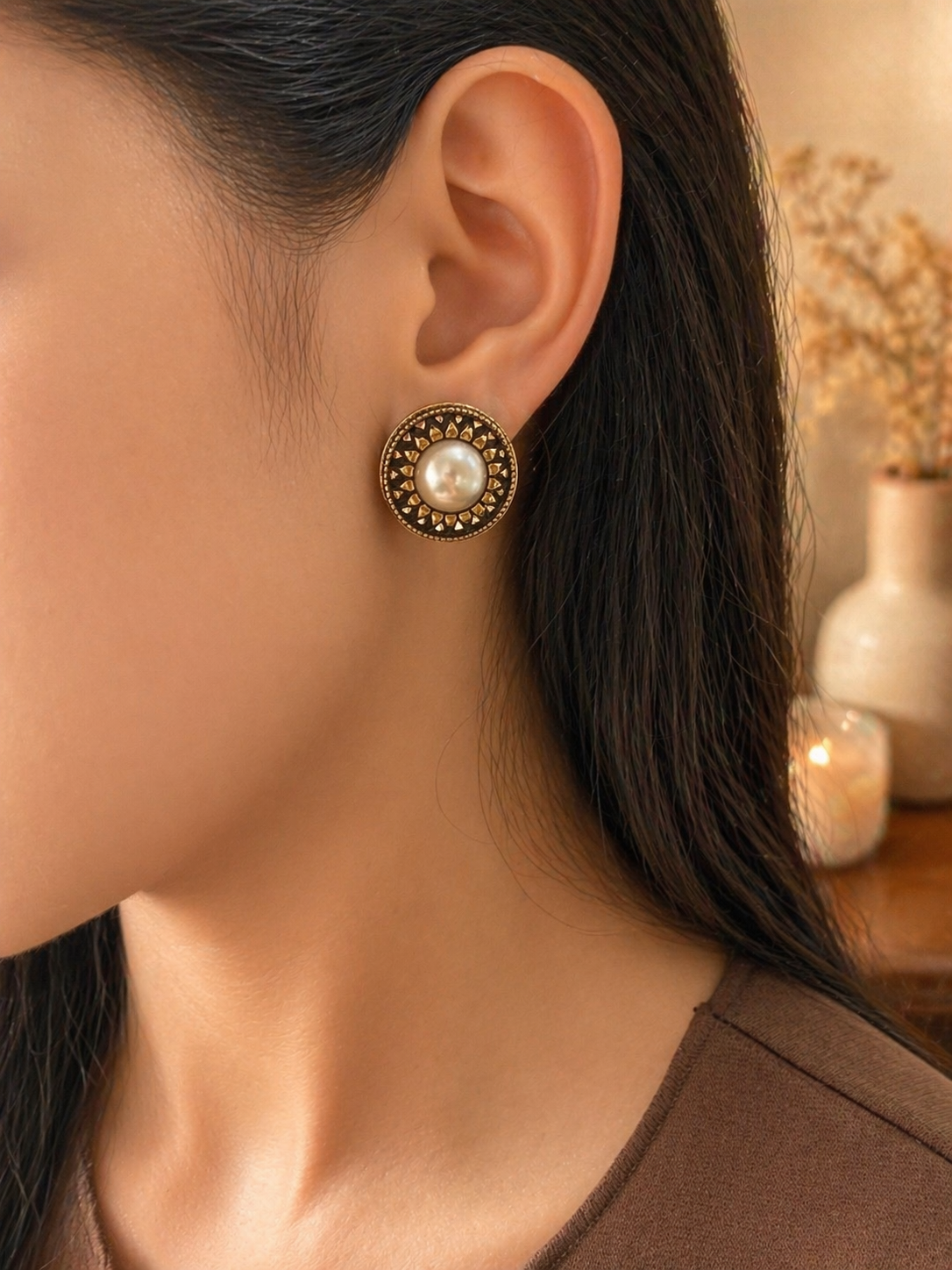Solo Pearl Studs