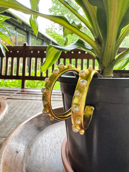 Pearl Majesty Cuff (Gold)