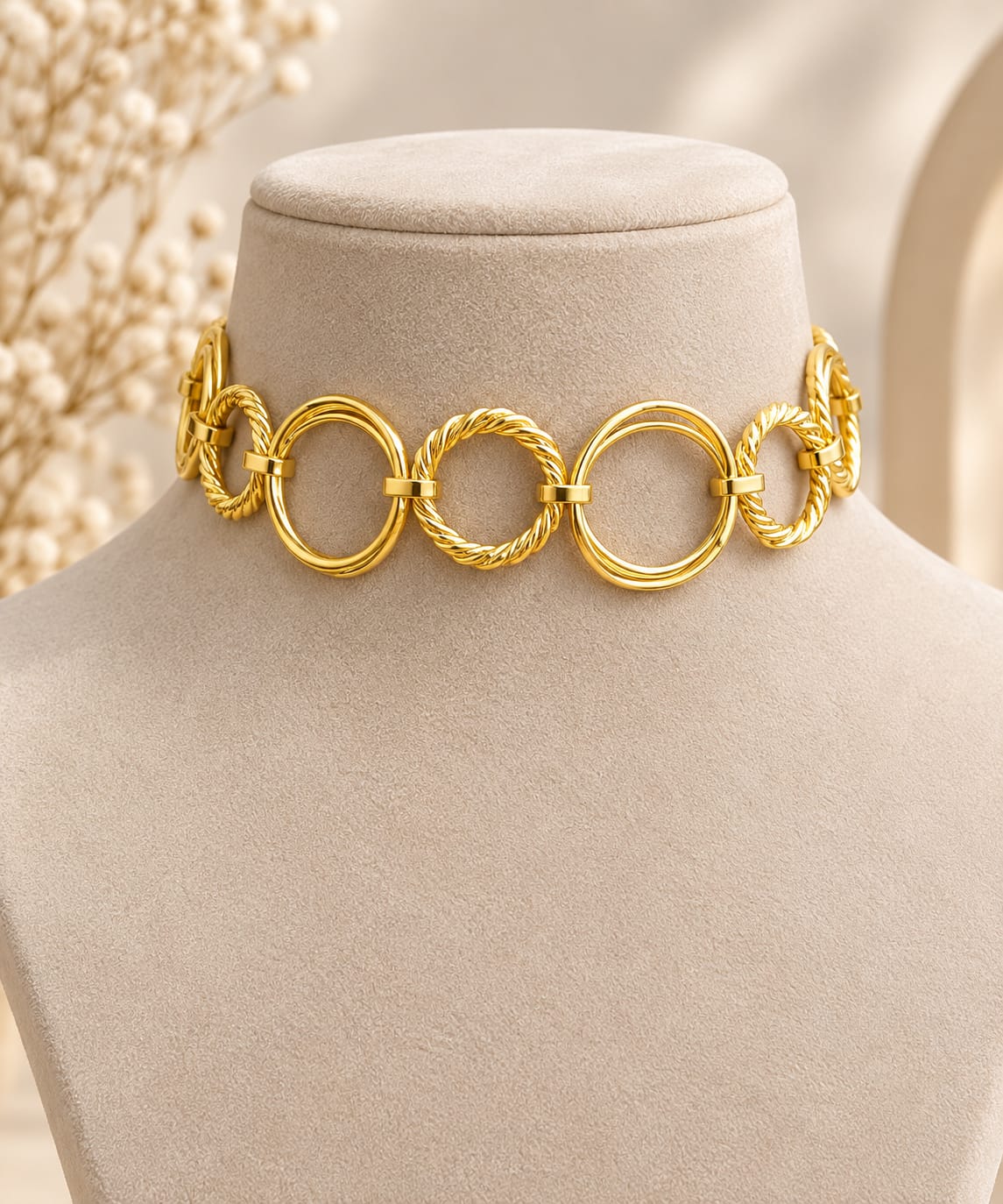 Intricate ring Choker