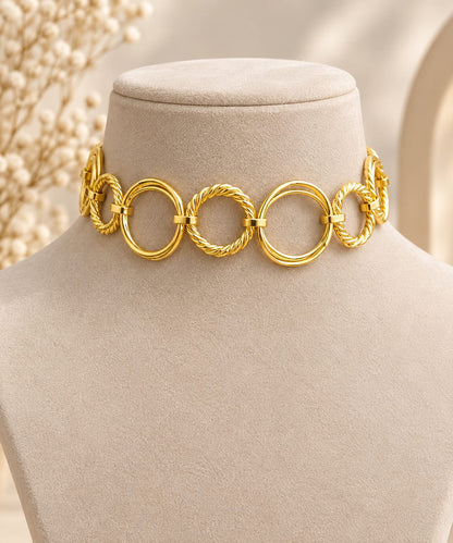 Intricate ring Choker