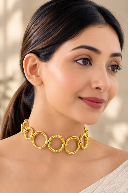 Intricate ring Choker