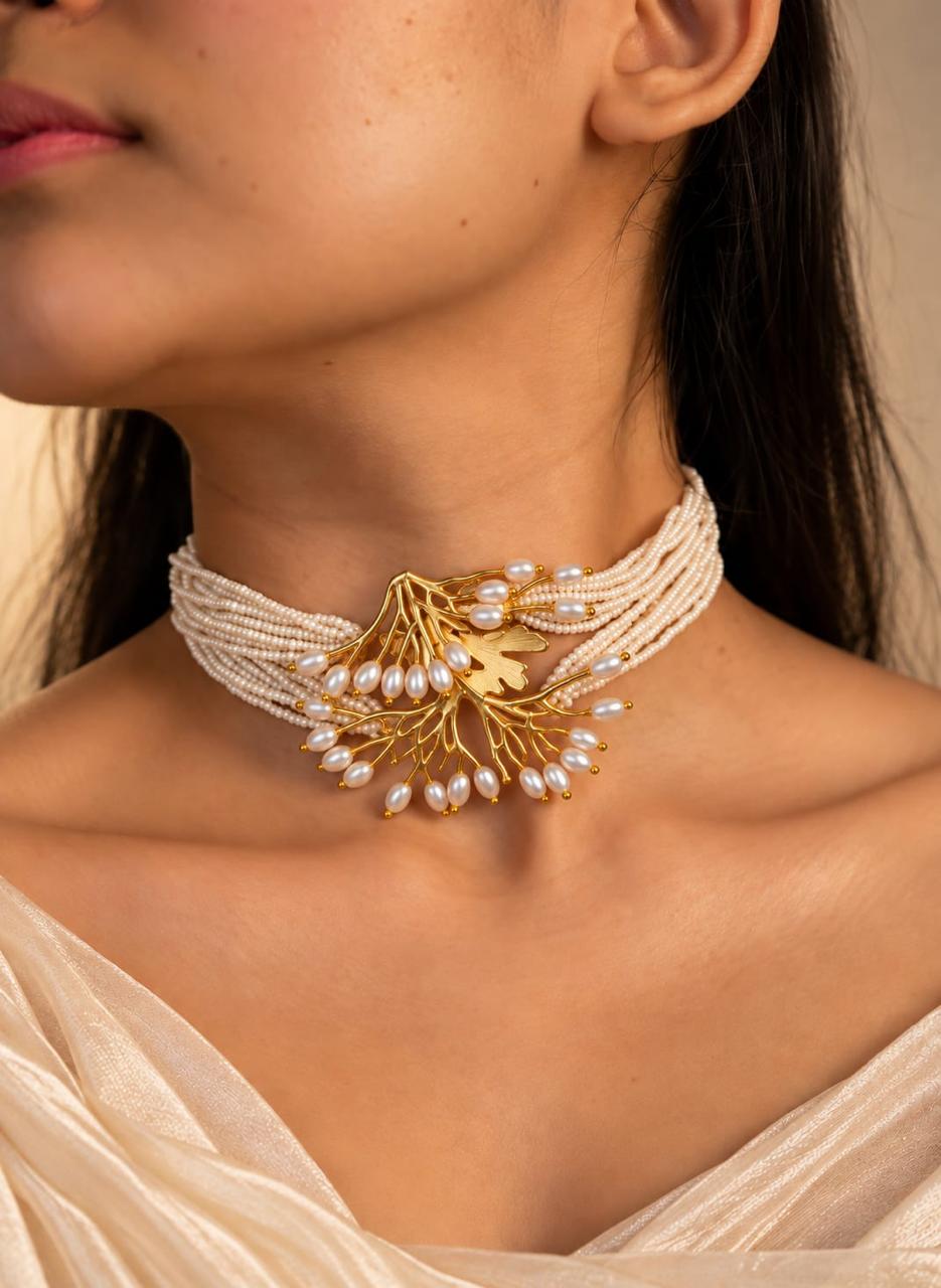 Roots Choker