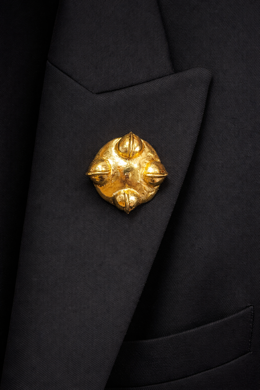 Sheild Round Brooch