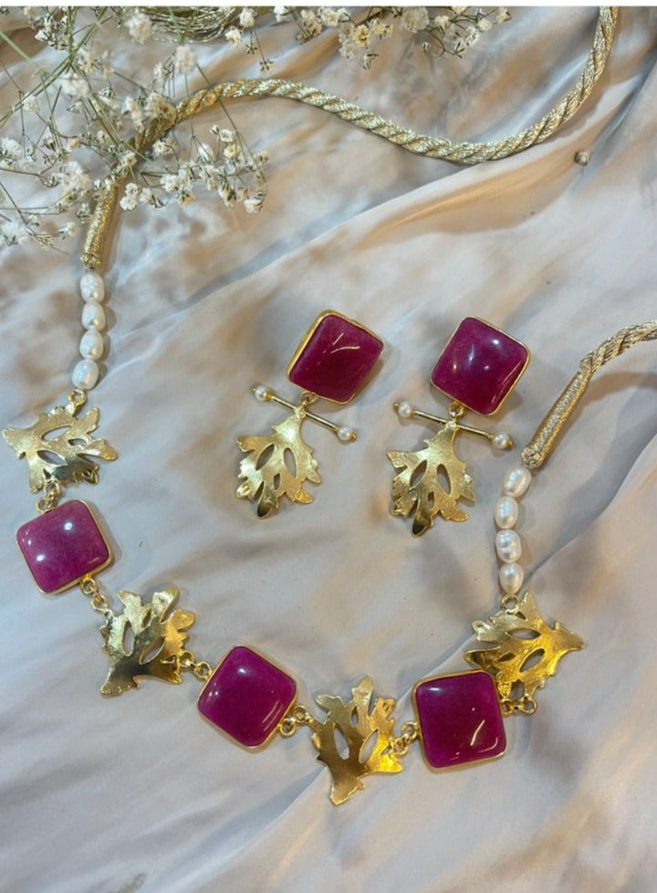 Roots Ruby Choker