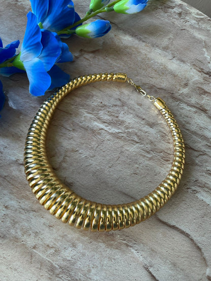 The Bond Neckpiece