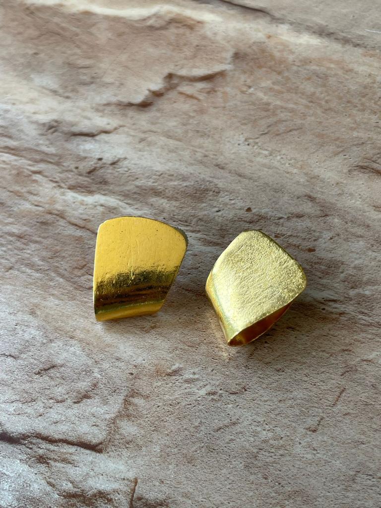 Flat Plate Gold Studs