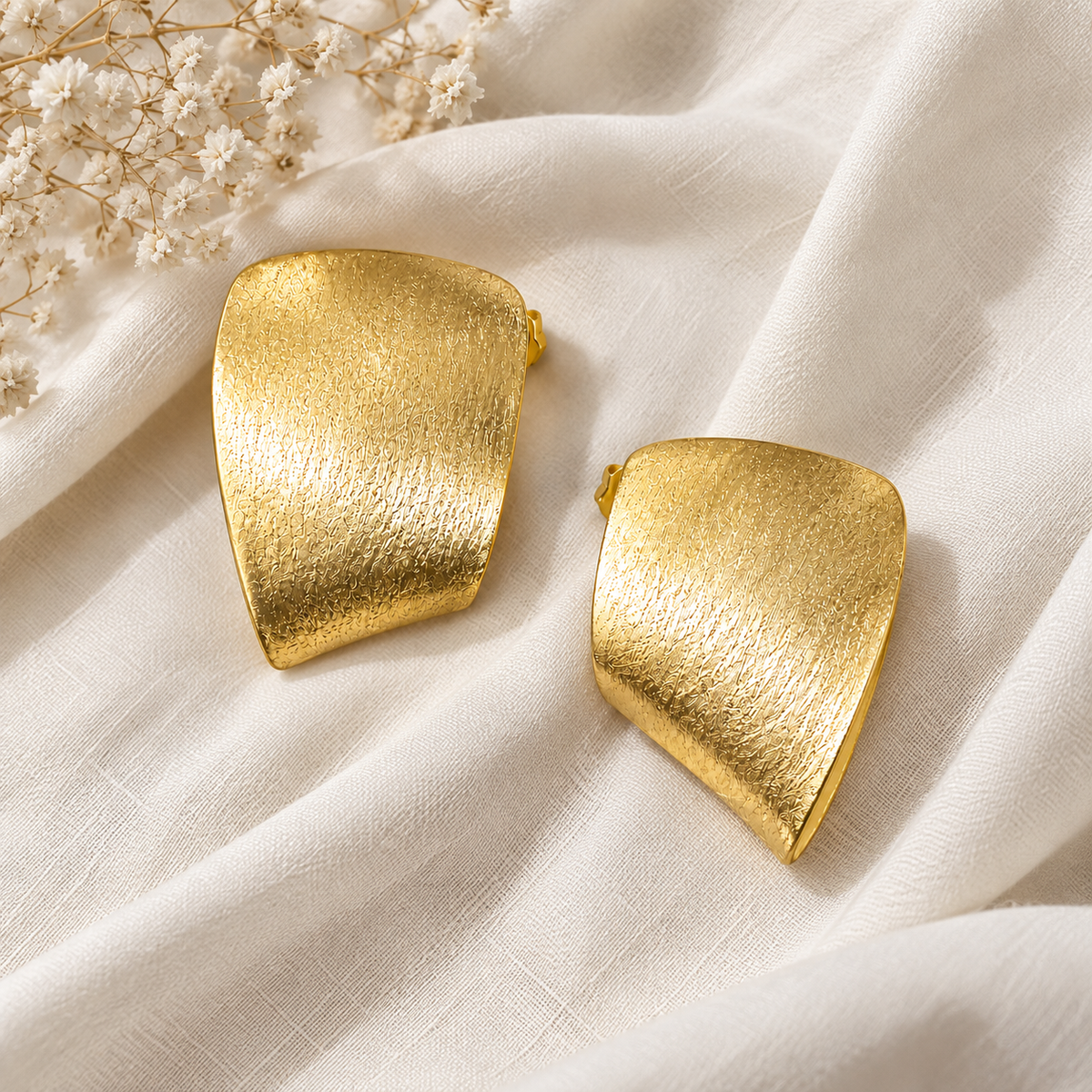 Flat Plate Gold Studs