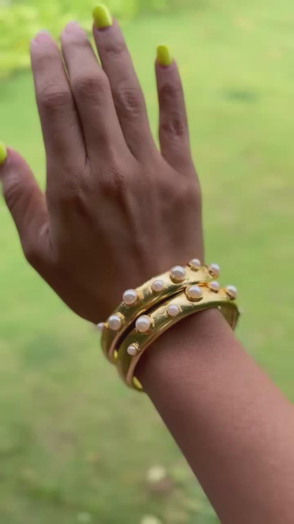 Pearl Majesty Cuff (Gold)