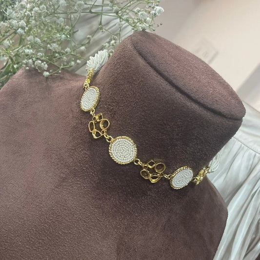 Sleek Round Choker