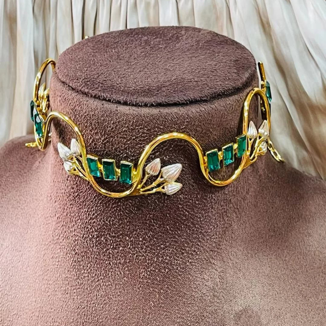 Emerald Waved Choker