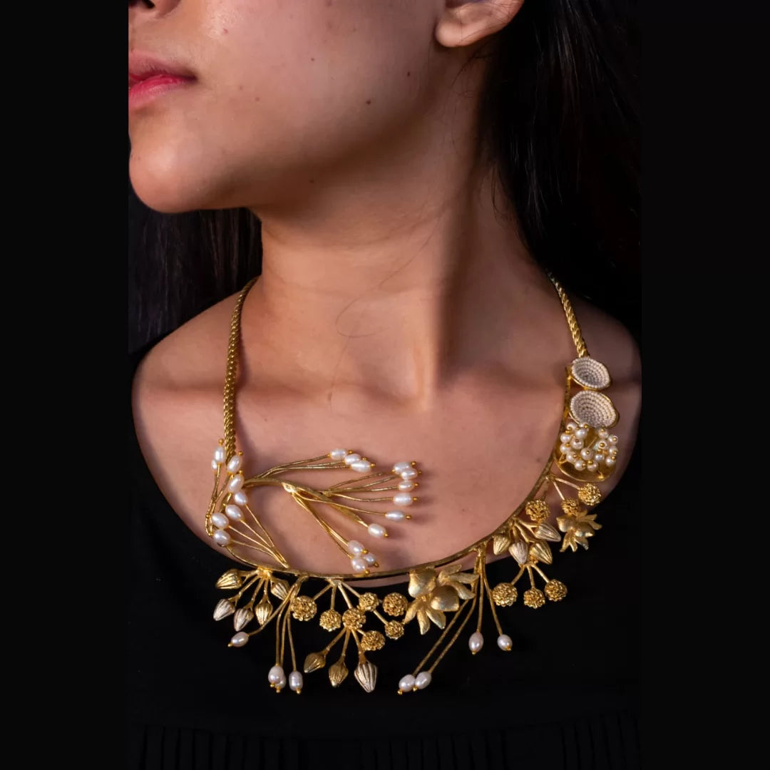 Side Angular Lotus Neck Piece