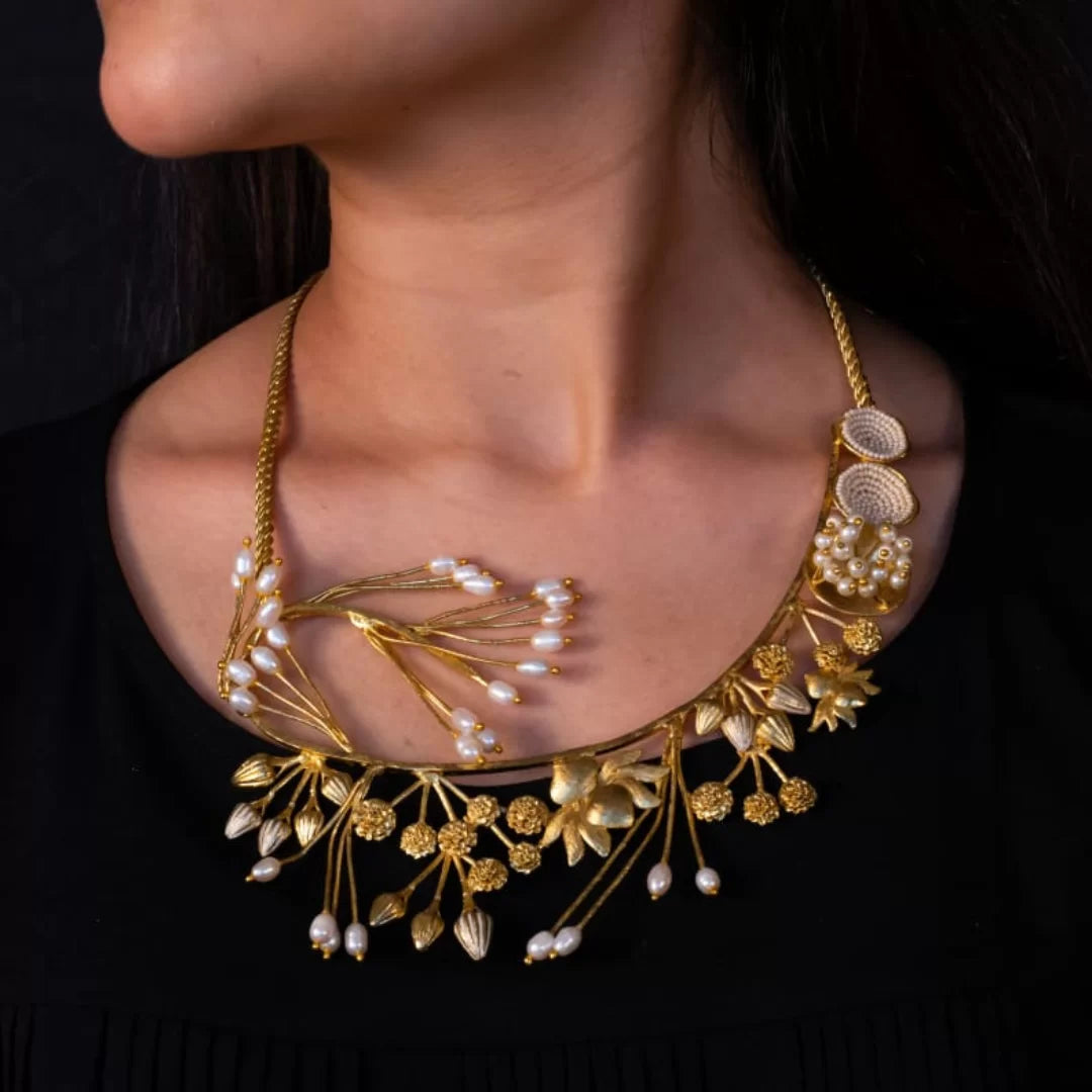 Side Angular Lotus Neck Piece